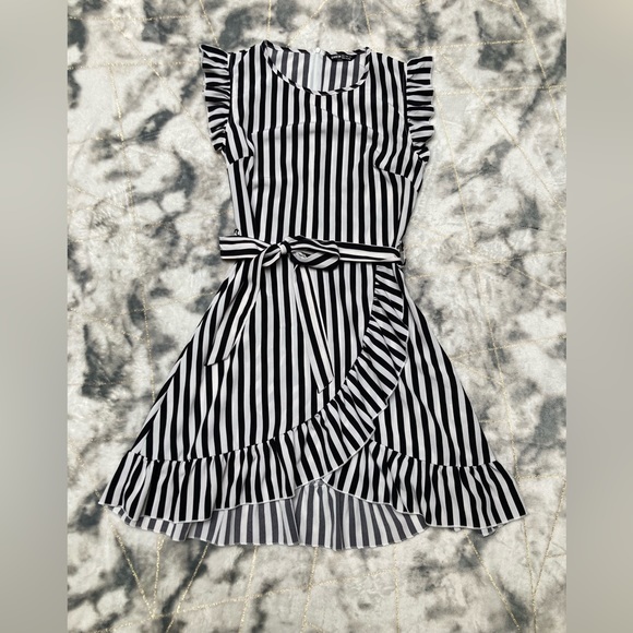 SHEIN Dresses & Skirts - SHEIN Dress